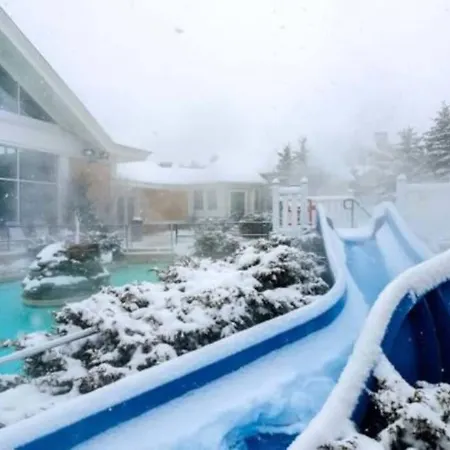 Mountain Lodge Getaway, Ski-In/Ski-Out, Heart Of The Village Snowshoe Exterior photo