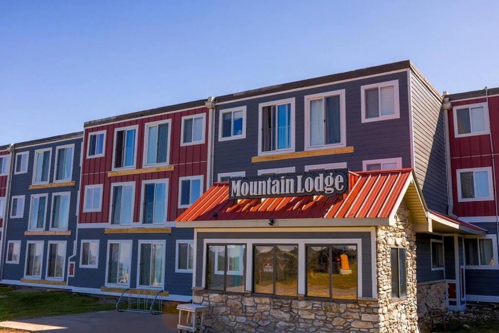 Mountain Getaway, Ski-in/ski-out, Heart Of The Village Apartment
