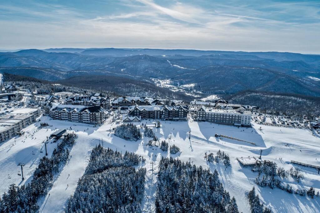 Mountain Getaway, Ski-in/ski-out, Heart Of The Village Snowshoe